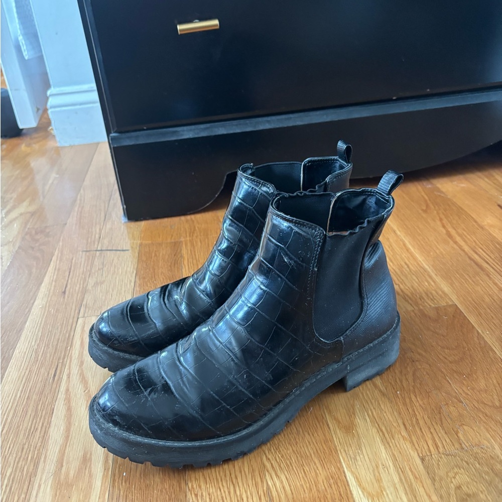 Ing Black Croc-Embossed Men's Boots